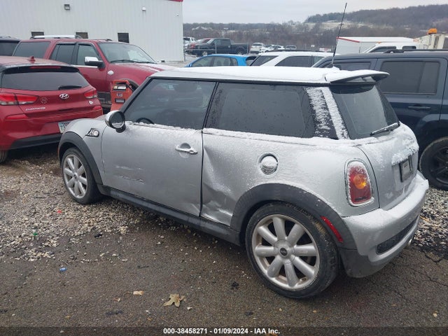 2008 MINI COOPER S WMWMF73568TT87046 Photo 2