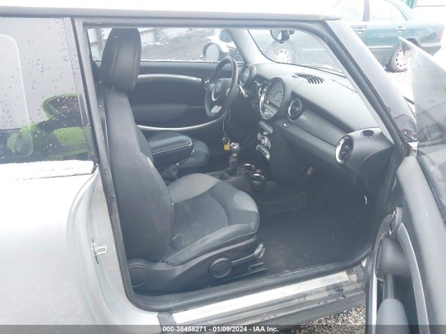 2008 MINI COOPER S WMWMF73568TT87046 Photo 4