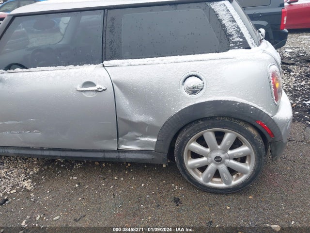 2008 MINI COOPER S WMWMF73568TT87046 Photo 5