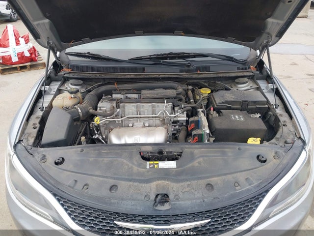 Chrysler 200 Limited Platinum 2017 1C3CCCAB0HN502614 Image 10