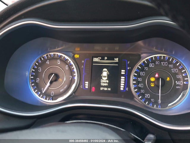 Chrysler 200 Limited Platinum 2017 1C3CCCAB0HN502614 Image 7