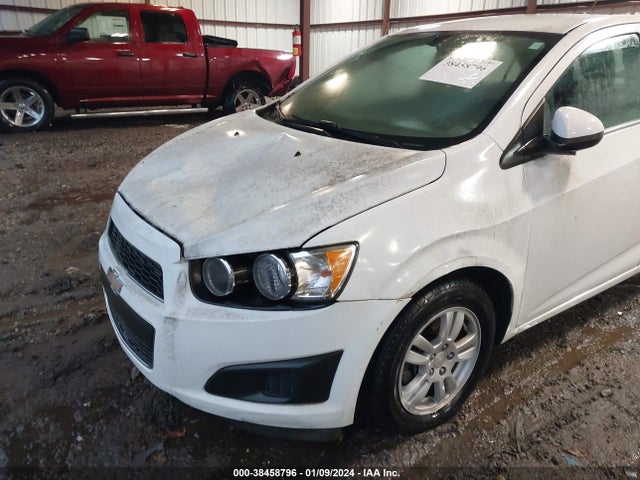 Chevrolet Sonic Lt Auto 2015 1G1JC5SB5F4168458 Image 6