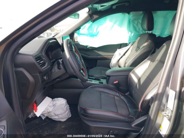 1FMCU9MNXPUA01375 Ford Escape St-line