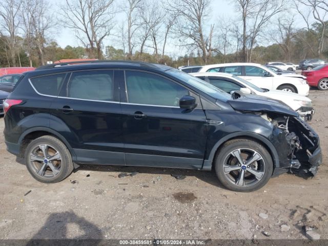 1FMCU0HD4JUC26492 Ford ESCAPE SEL