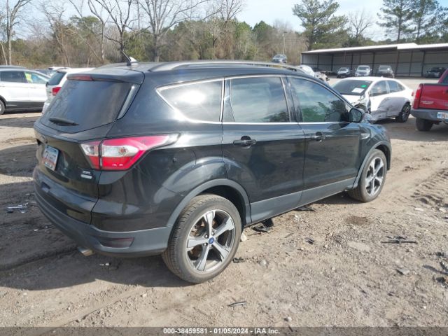 1FMCU0HD4JUC26492 Ford ESCAPE SEL