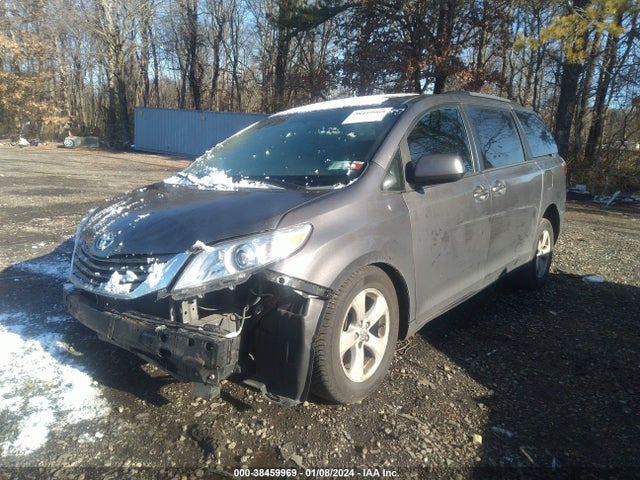 Toyota Sienna Le 8 Passenger 2015 5TDKK3DC9FS653697 Image 2