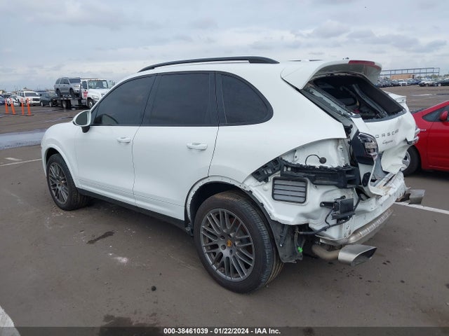 2018 PORSCHE CAYENNE WP1AA2A27JKA02393 Photo 2