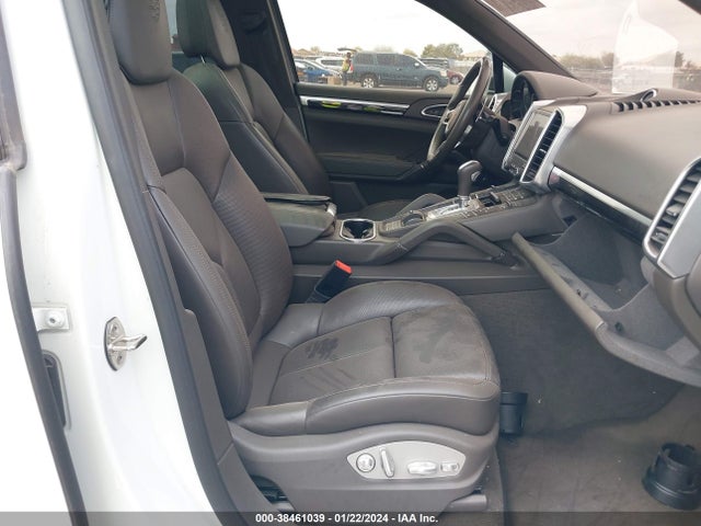 2018 PORSCHE CAYENNE WP1AA2A27JKA02393 Photo 4