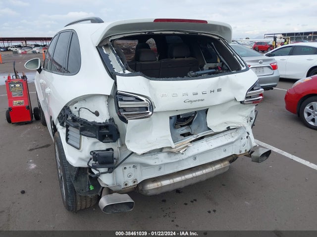 2018 PORSCHE CAYENNE WP1AA2A27JKA02393 Photo 5