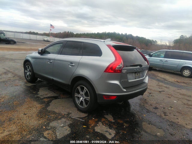 2011 Volvo Xc60 T6/t6 R-design მანქანა იყიდება აუქციონზე, vin: YV4902DZ7B2150073, აუქციონის ნომერი: 38461061