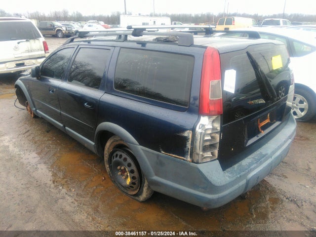 2001 VOLVO V70 XC 2.4T A SR VIN: YV1SZ58D411039747