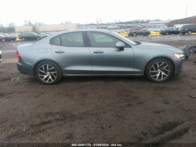 7JRA22TK3KG009780 Volvo S60 T6 Momentum