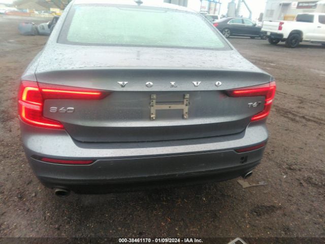 7JRA22TK3KG009780 Volvo S60 T6 Momentum
