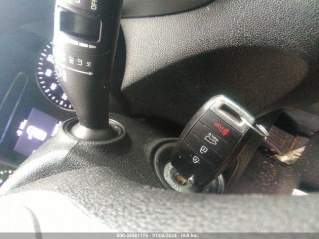 5XYPG4A52LG615370 KIA Sorento 3.3l Lx
