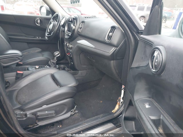 2017 MINI COUNTRYMAN WMZYV5C37H3E02215 Photo 4