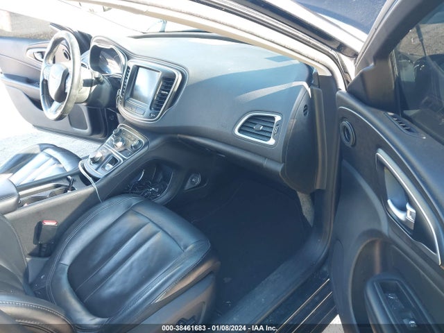 Chrysler 200 Limited Platinum 2016 1C3CCCAB0GN192088 Image 5