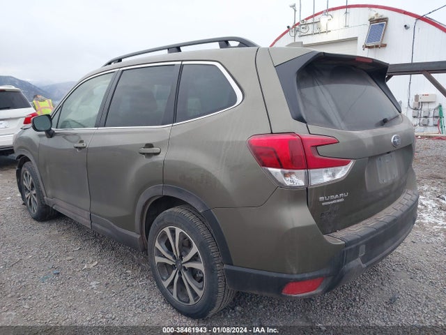 Subaru Forester Limited 2023 JF2SKANC6PH435520 Image 3