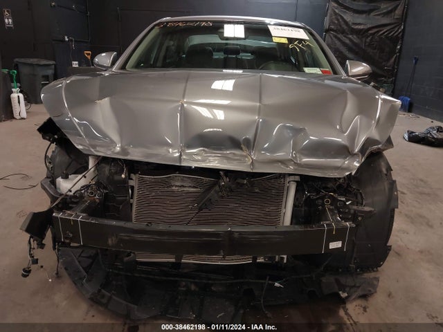 2019 HYUNDAI ELANTRA LIMITED VIN: KMHD84LF2KU847904