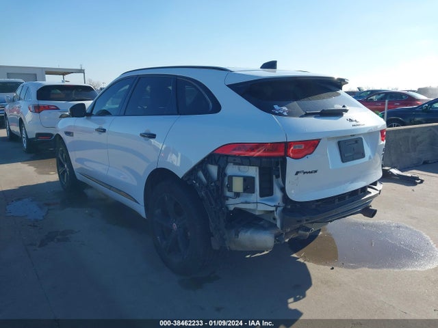 2020 JAGUAR F-PACE SADCM2FV3LA620277 Photo 2