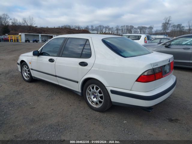 2000 SAAB 9-5 YS3ED48EXY3007705 Photo 2