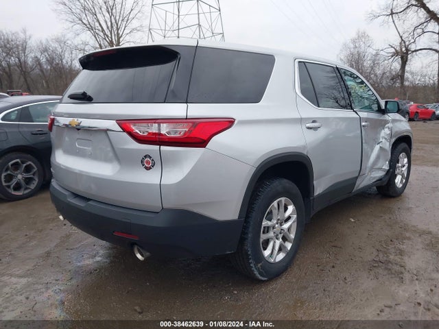 Chevrolet Traverse Ls 2019 1GNERFKW3KJ130388 Image 4
