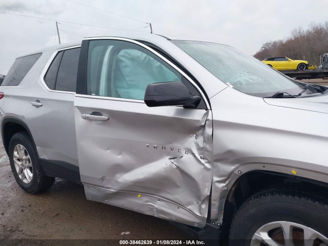 Chevrolet Traverse Ls 2019 1GNERFKW3KJ130388 Image 6