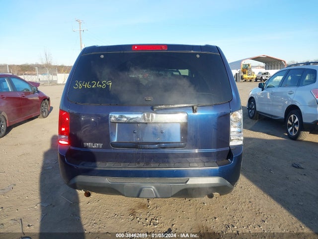 2015 HONDA PILOT LX VIN: 5FNYF3H28FB015509