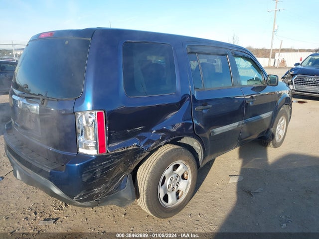 2015 HONDA PILOT LX VIN: 5FNYF3H28FB015509