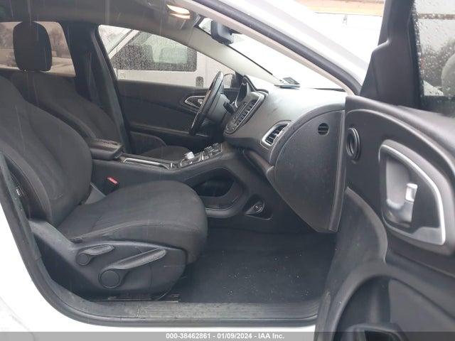 Chrysler 200 Limited 2015 1C3CCCAB2FN528046 Image 5