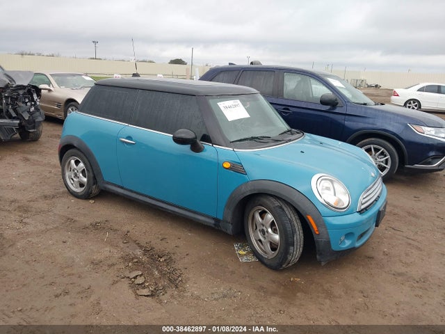 2009 MINI COOPER WMWMF33589TT68492 Photo 0