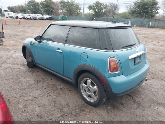 2009 MINI COOPER WMWMF33589TT68492 Photo 2