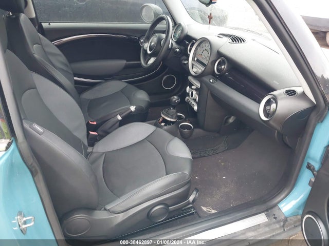 2009 MINI COOPER WMWMF33589TT68492 Photo 4