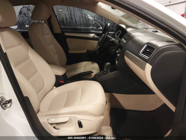 2014 VOLKSWAGEN JETTA 1.8T SE VIN: 3VWD17AJ6EM322769