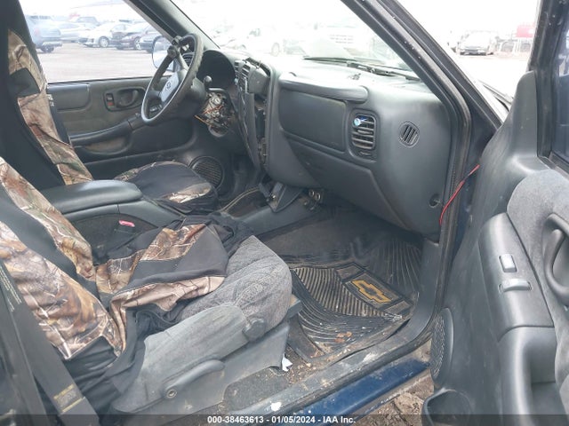 2001 CHEVROLET S-10 LS VIN: 1GCDT13W31K257559