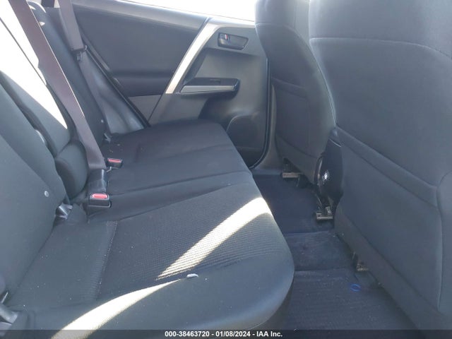 Toyota RAV4 LE 2018 JTMZFREV0JJ752372 Image 8