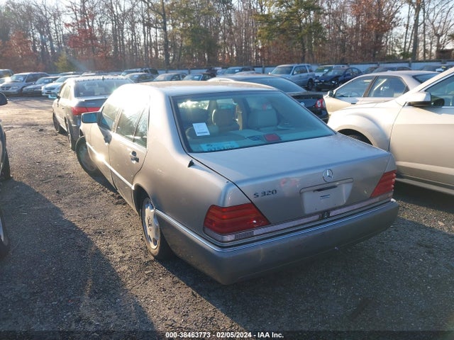 1994 MERCEDES-BENZ S 320 VIN: WDBGA32E7RA167936