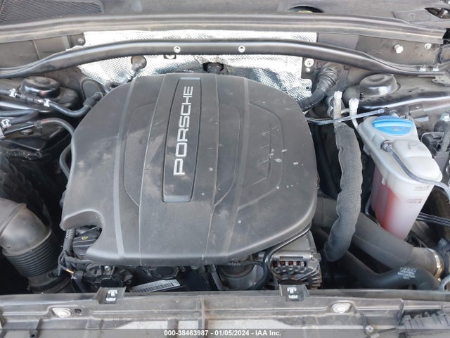 2018 PORSCHE MACAN WP1AA2A56JLB01677 Photo 9