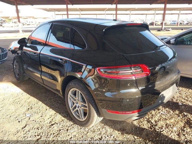 2018 PORSCHE MACAN WP1AA2A56JLB01677 Photo 2