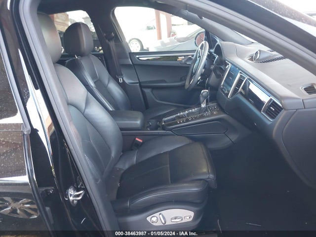 2018 PORSCHE MACAN WP1AA2A56JLB01677 Photo 4