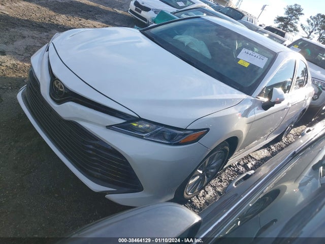 Toyota CAMRY LE 2020 4T1C11AK3LU369282 Image 2