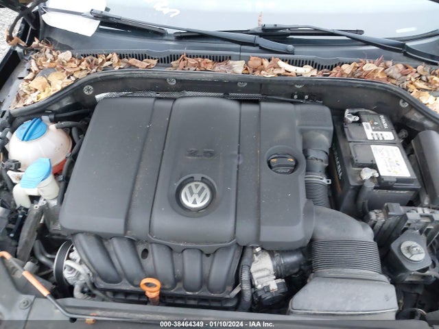 2013 VOLKSWAGEN JETTA 2.5L SE VIN: 3VWDP7AJ2DM425801