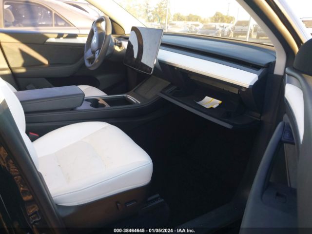 7SAYGDEF2NF536530 Tesla Model Y Performance Dual Motor All-wheel Drive
