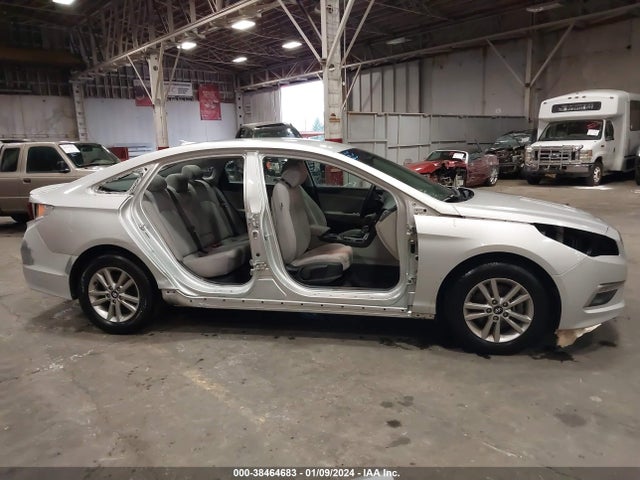 Hyundai SONATA SE 2015 5NPE24AF9FH165583 Image 14
