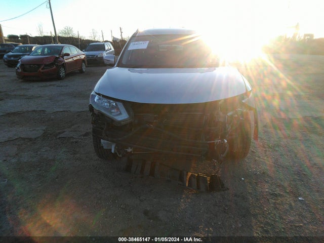 2018 NISSAN ROGUE SV VIN: KNMAT2MT9JP571832