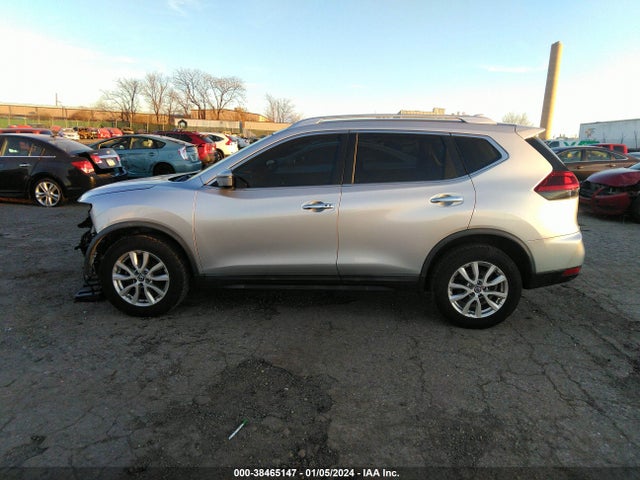 2018 NISSAN ROGUE SV VIN: KNMAT2MT9JP571832