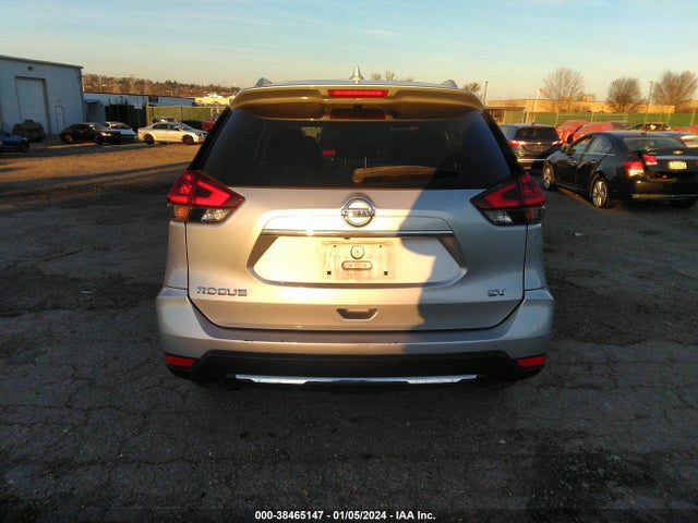 2018 NISSAN ROGUE SV VIN: KNMAT2MT9JP571832