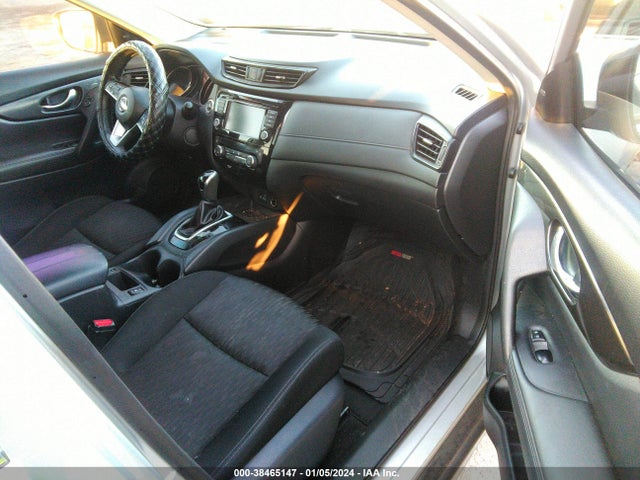 2018 NISSAN ROGUE SV VIN: KNMAT2MT9JP571832