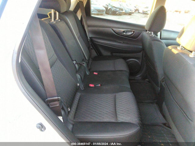 2018 NISSAN ROGUE SV VIN: KNMAT2MT9JP571832