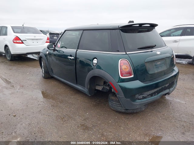 2010 MINI COOPER S WMWMF7C57ATZ34511 Photo 2