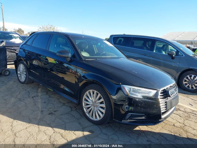 WAUUPBFF5HA047869 Audi A3 E-tron 1.4t Premium